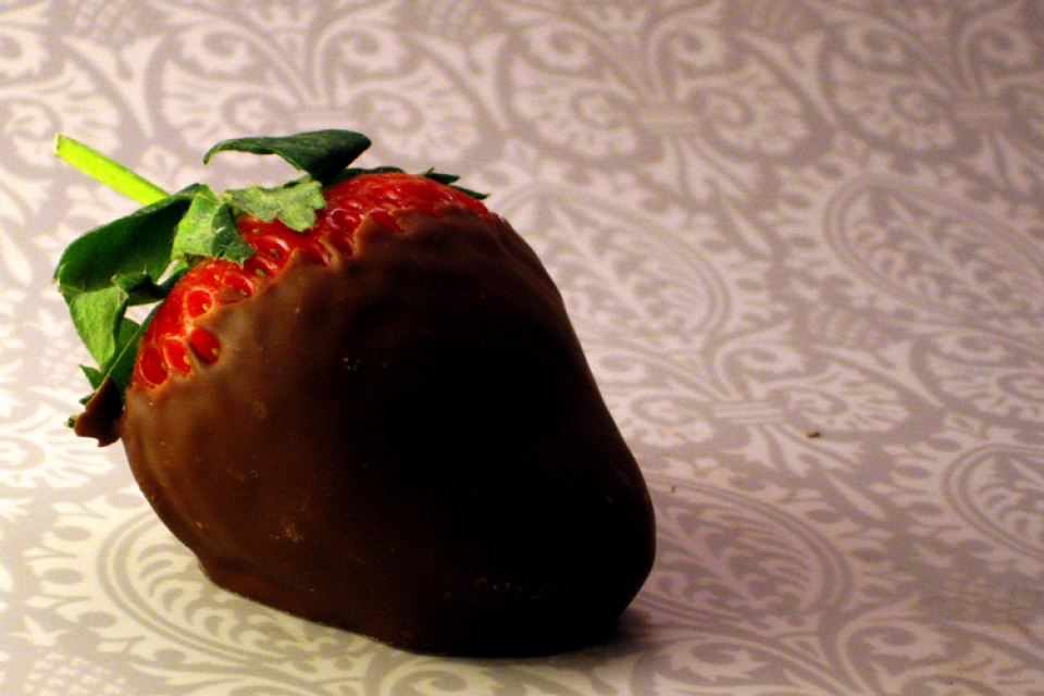 Chocolate Strawberry via Flickr Roxanna Salceda