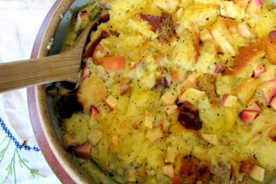 apple cardamom bread pudding