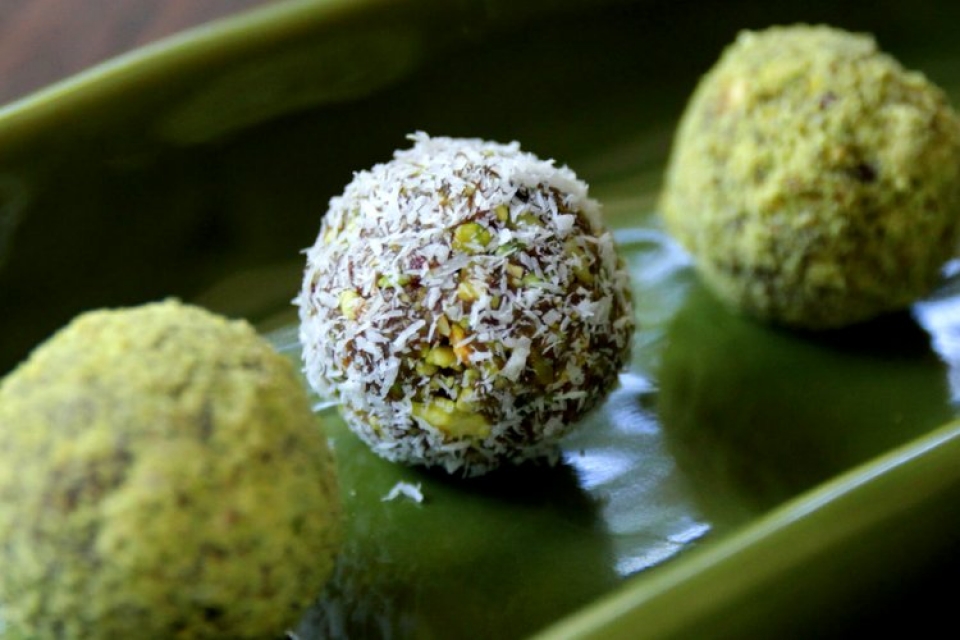 Date Pistachio Balls