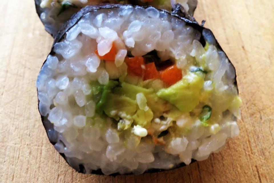 How to Cook and Season Perfect Sushi Rice (Detailed Recipe)