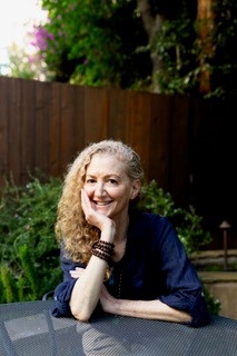 Debbie Friedman headshot