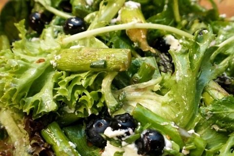 Asparagus Salad with Goat Cheese and Blueberries